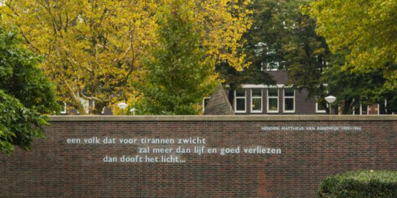 Poëzie, dichtregels, Amsterdam, Henk van Randwijk