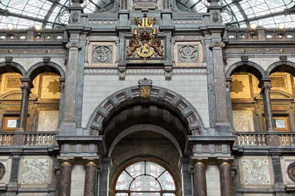 Serlio-motief in station van Antwerpen 
