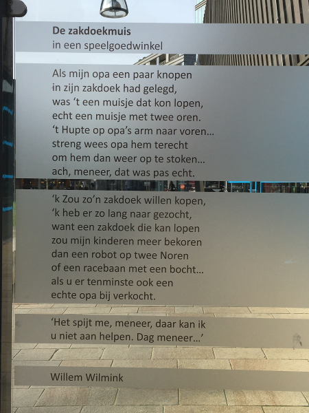 De zakdoekmuis, gedicht van Willem Wilmink, gevonden op het Willem Wilminkplein in Enschede