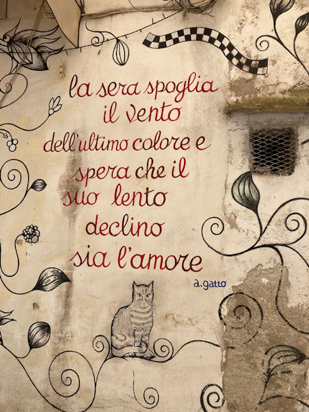 Gedicht van Alfonso Gatto, gevonden in de Vicolo S. Bonosio in Salerno