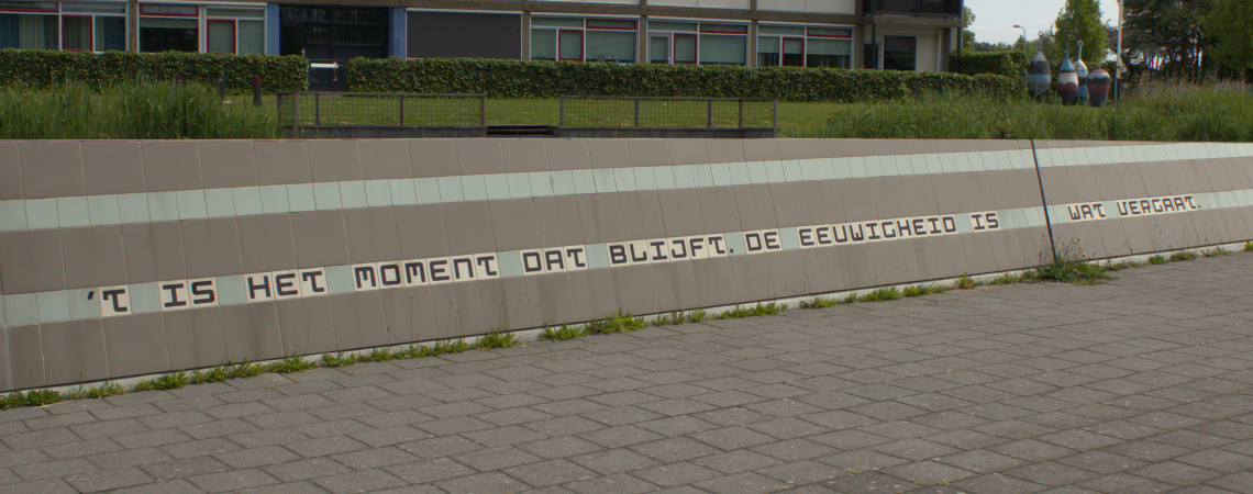 Dichtregel van Jan Eijkleboom, gevonden in Dordrecht