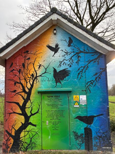 Transformatorhuisje op de Hegewei in Nijega, met een gedicht van Andries Jelle de Jong